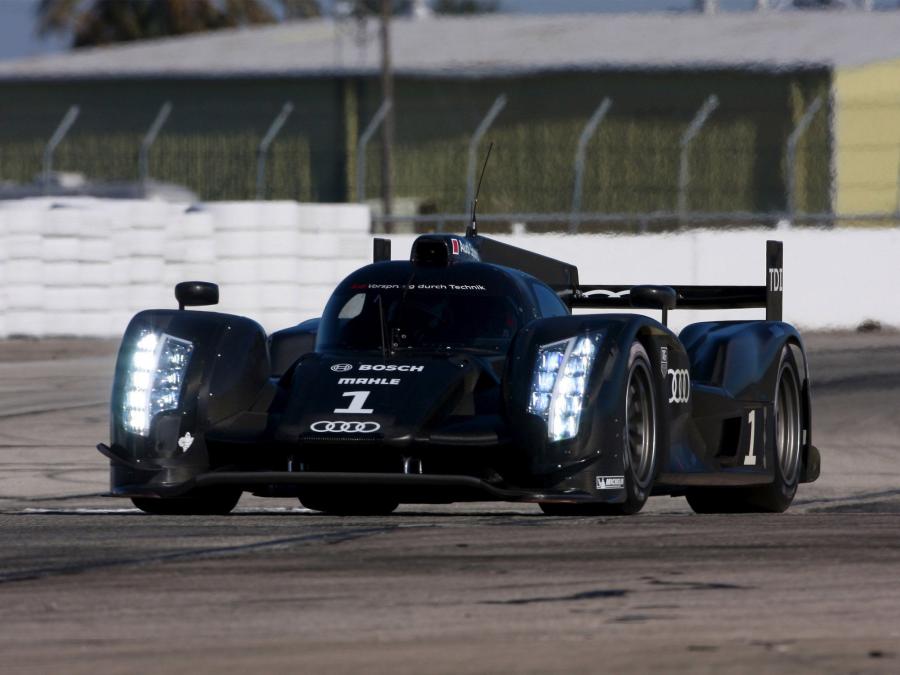  Audi R18 TDI 2011 года  (фото 62 из 77)